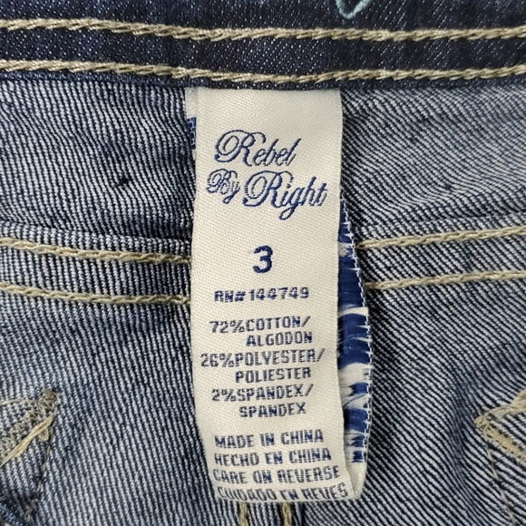 Bundle two pairs girl junior denim distressed shorts size 3 - Picture 7 of 8